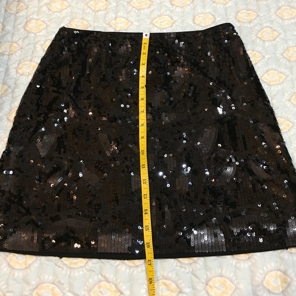 DKNYC Block short , shiny sequence , black skirt, zipper on the side - Picture 5 of 11